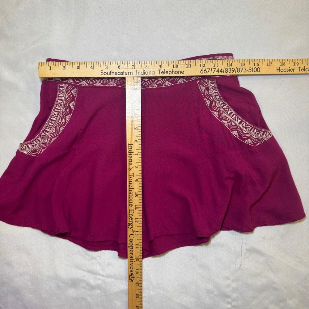 Hollister Magenta Flowy Embroidered Boho Shorts‎ Womens Medium Purple Festival